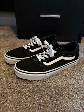 Vans Old Skool Low Top Sneakers - Black and White